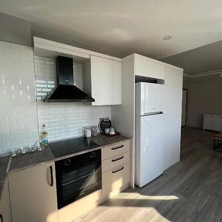 Scenic Flat With Shared Pool In 公寓 Milas