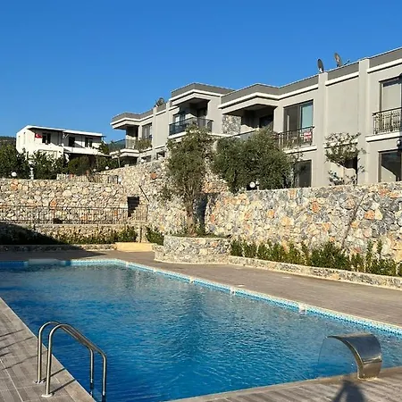 Scenic Flat With Shared Pool In 公寓 Milas